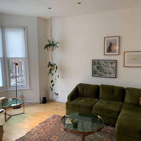 Lovely Spacious 1-Bedroom Flat In Tufnell Park Close To Central 런던 외부 사진