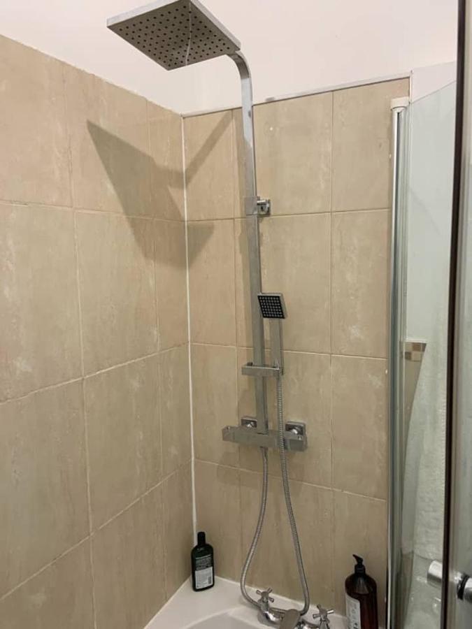 Lovely Spacious 1-Bedroom Flat In Tufnell Park Close To Central 런던 외부 사진