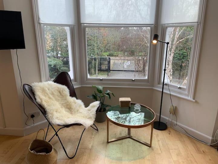 Lovely Spacious 1-Bedroom Flat In Tufnell Park Close To Central 런던 외부 사진