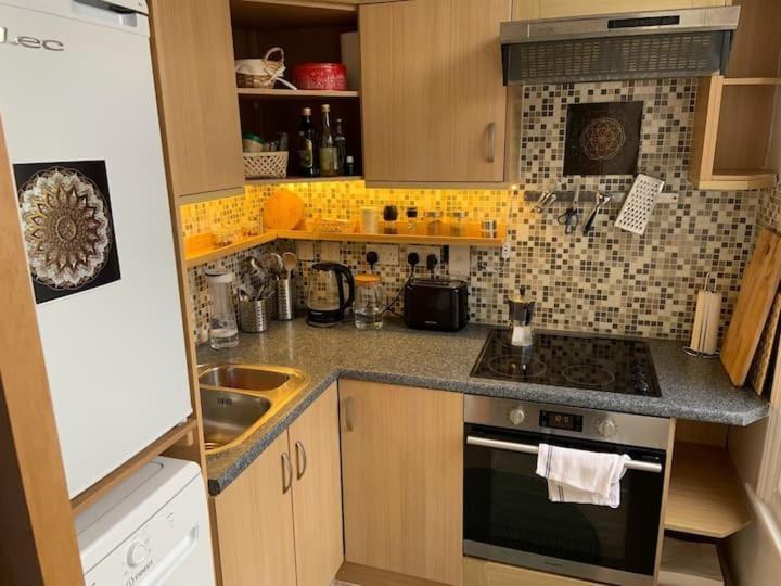Lovely Spacious 1-Bedroom Flat In Tufnell Park Close To Central 런던 외부 사진