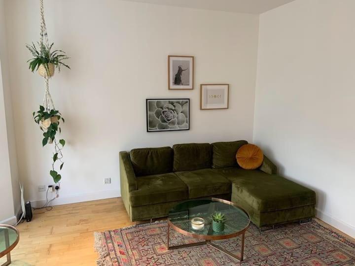 Lovely Spacious 1-Bedroom Flat In Tufnell Park Close To Central 런던 외부 사진